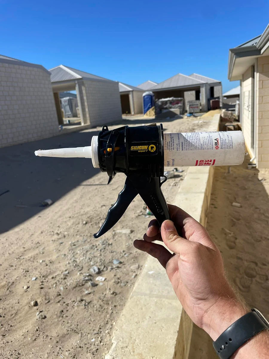 German Siligun compact glass glue gun - a short, self-sealing, high-thrust, drip-proof caulking tool
